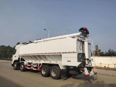 國六柳汽乘龍散裝飼料車 專業(yè)高效的農(nóng)業(yè)運(yùn)輸解決方案