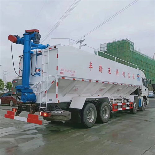 靈活高效，助力養(yǎng)殖 30立方散裝飼料車租賃服務(wù)詳解